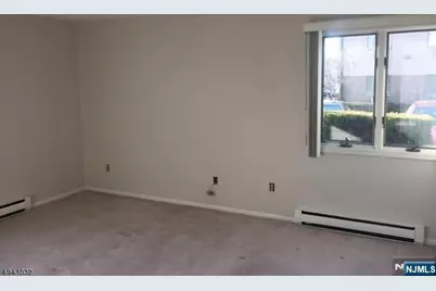 651 Riverside B13 #B13, Lyndhurst Township, NJ 07071 - Photo 10