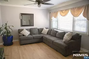 22 Warren Rd, Fair Lawn, NJ 07410 - Photo 4