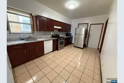 207 Manor Avenue 2 #2, Harrison, NJ 07029 - Photo 2
