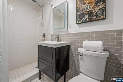 321 1/2 Pavonia Avenue, Jersey City, NJ 07302 - Photo 18