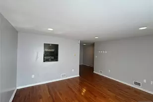 12 Bayview Ave 1, Jersey City, NJ 07305 - Photo 6