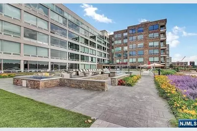 9 Somerset Lane 209 #209, Edgewater, NJ 07020 - Photo 18