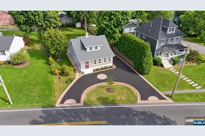 754 Wyckoff, Wyckoff Township, NJ 07481 - Photo 32
