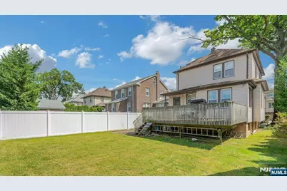 527 Brandon Place, Cliffside Park, NJ 07010 - Photo 36