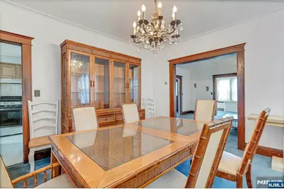 527 Brandon Place, Cliffside Park, NJ 07010 - Photo 18