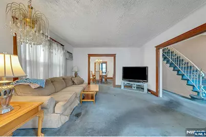 527 Brandon Place, Cliffside Park, NJ 07010 - Photo 8