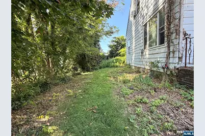 76 Beechwood Street, Bergenfield, NJ 07621 - Photo 4