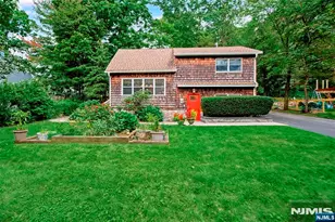 9 Melrose Ave, West Milford, NJ 07421 - Photo 2