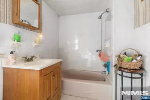 544 Highridge Ave, Cliffside Park, NJ 07010 - Photo 10