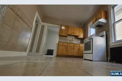 81 Union Street, East Rutherford, NJ 07073 - Photo 2