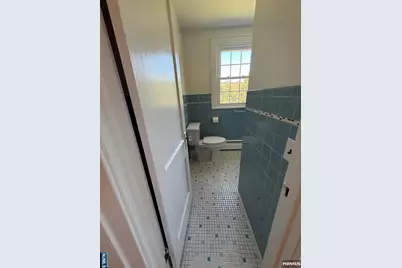 177 Phillips Avenue 2 #2, South Hackensack Township, NJ 07606 - Photo 8