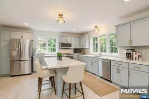4 Moccasin Ct, Mahwah, NJ 07430 - Photo 12
