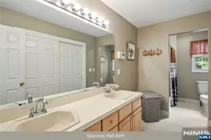 4 Moccasin Ct, Mahwah, NJ 07430 - Photo 32