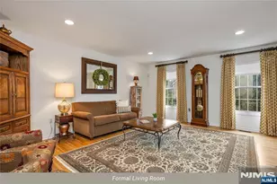 4 Moccasin Ct, Mahwah, NJ 07430 - Photo 4