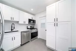 21 Mary St, Lodi, NJ 07644 - Photo 12