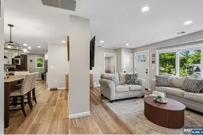 102 Hiawatha Boulevard, Oakland, NJ 07436 - Photo 12