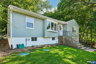 102 Hiawatha Blvd, Oakland, NJ 07436 - Photo 2