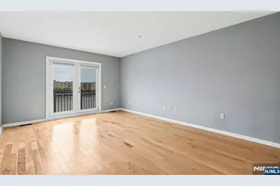 351 The Promenade 351 #351, Edgewater, NJ 07020 - Photo 8