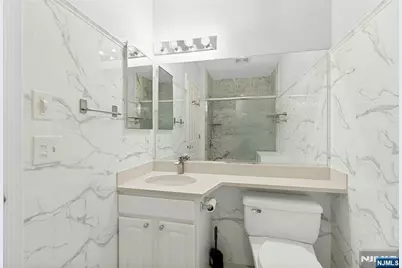 351 The Promenade 351 #351, Edgewater, NJ 07020 - Photo 18