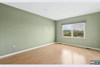 351 The Promenade 351 #351, Edgewater, NJ 07020 - Photo 14