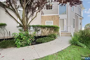 70 Shore Dr 22, South Amboy, NJ 08879 - Photo 2