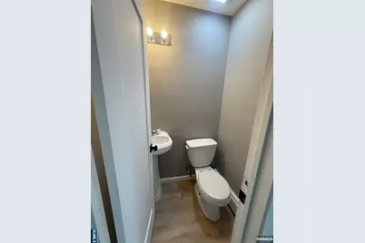 9066 Palisade Plaza Unit 2- Firs #unit 2- Firs, Cliffside Park, NJ 07010 - Photo 4