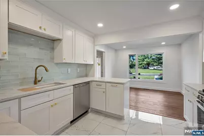 77 Sunset Court, Mahwah, NJ 07430 - Photo 4