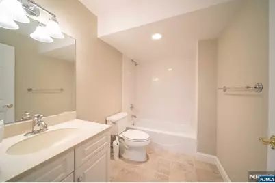 32 Candlewood Drive, Old Tappan, NJ 07675 - Photo 10
