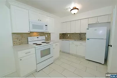 9 Village Way 4 #4, Vernon, NJ 07462 - Photo 2