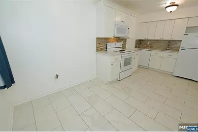 9 Village Way 4 #4, Vernon, NJ 07462 - Photo 4