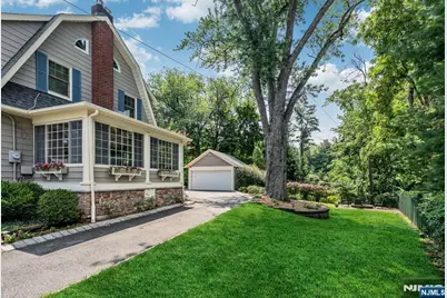 77 Lake Avenue, Midland Park, NJ 07432 - Photo 32