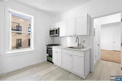 137 Kensington Avenue 503 #503, Jersey City, NJ 07304 - Photo 2