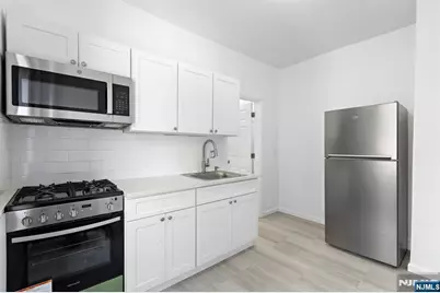 137 Kensington Avenue 503 #503, Jersey City, NJ 07304 - Photo 1