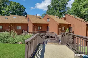 4 Davos Dr 9, Vernon, NJ 07462 - Photo 2