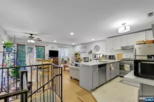 4 Davos Dr 9, Vernon, NJ 07462 - Photo 2