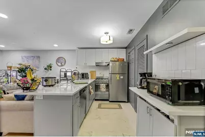 4 Davos Drive 9 #9, Vernon, NJ 07462 - Photo 4