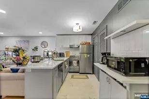4 Davos Dr 9, Vernon, NJ 07462 - Photo 4