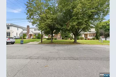 267 Lawrence Avenue, Hasbrouck Heights, NJ 07604 - Photo 44