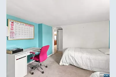 267 Lawrence Avenue, Hasbrouck Heights, NJ 07604 - Photo 38