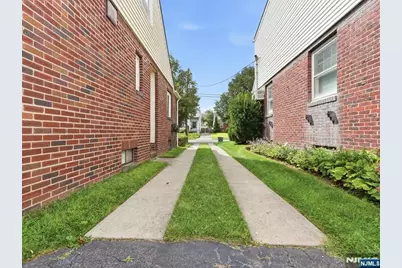 267 Lawrence Avenue, Hasbrouck Heights, NJ 07604 - Photo 46