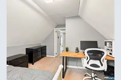 267 Lawrence Avenue, Hasbrouck Heights, NJ 07604 - Photo 40