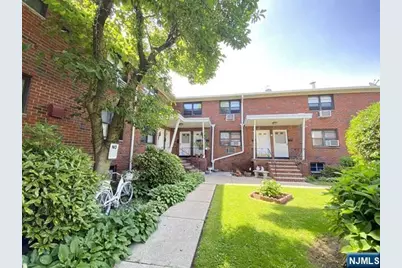 132 Myrtle Avenue 12 #12, Fort Lee, NJ 07024 - Photo 2
