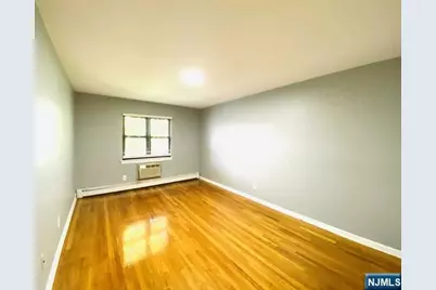 132 Myrtle Avenue 12 #12, Fort Lee, NJ 07024 - Photo 8