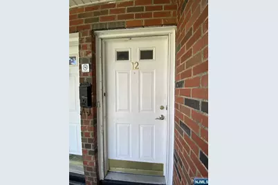 132 Myrtle Avenue 12 #12, Fort Lee, NJ 07024 - Photo 4