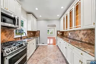 1176 Julia St, Teaneck Township, NJ 07666 - Photo 10