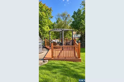 4 Montville Avenue, Montville Township, NJ 07045 - Photo 2