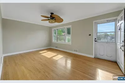 18 Plymouth Court, Bloomfield, NJ 07003 - Photo 4