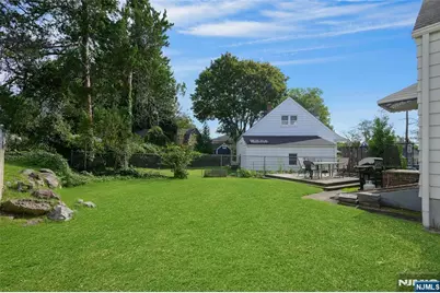 18 Plymouth Court, Bloomfield, NJ 07003 - Photo 2