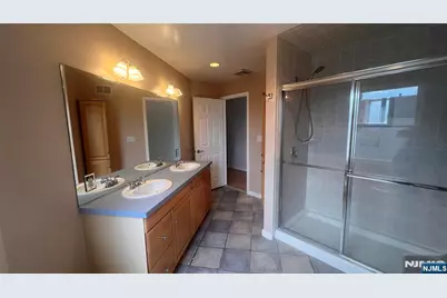 82 Edgewater Place 1 #1, Edgewater, NJ 07020 - Photo 16