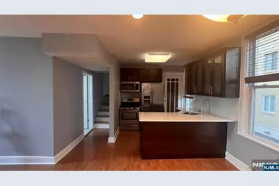 82 Edgewater Place 1 #1, Edgewater, NJ 07020 - Photo 4